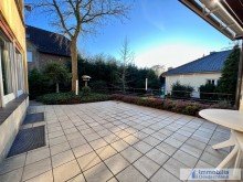 Terrasse im EG Zweifamilienhaus mit Garagen in Wunschlage von L�nen