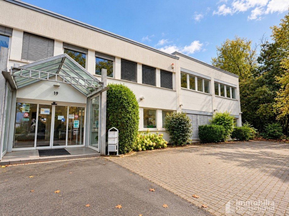 Blick auf Eingang des B�rogeb�udes B�rofl�che Dortmund
