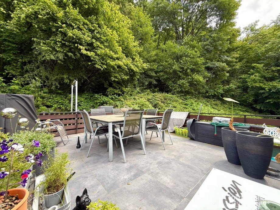Terrasse mit Zugang zum kleinen Garten - Wohnung DG Mehrfamilienhaus Altena