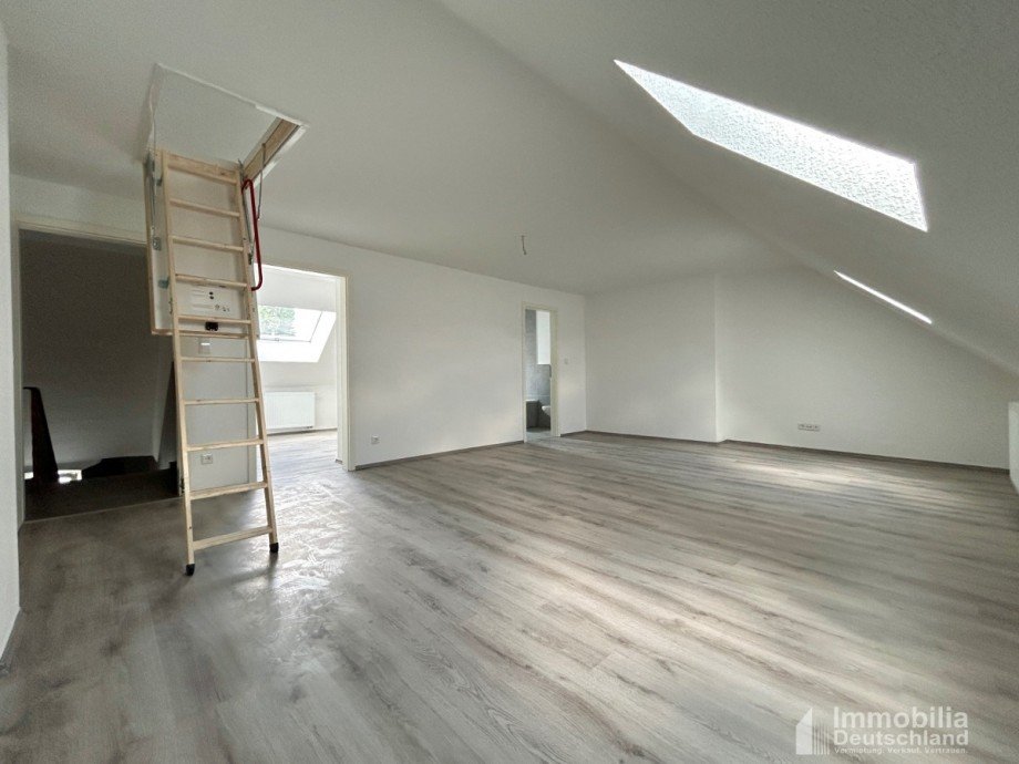 Wohn-/Schlafzimmer Dachgeschosswohnung Holzwickede