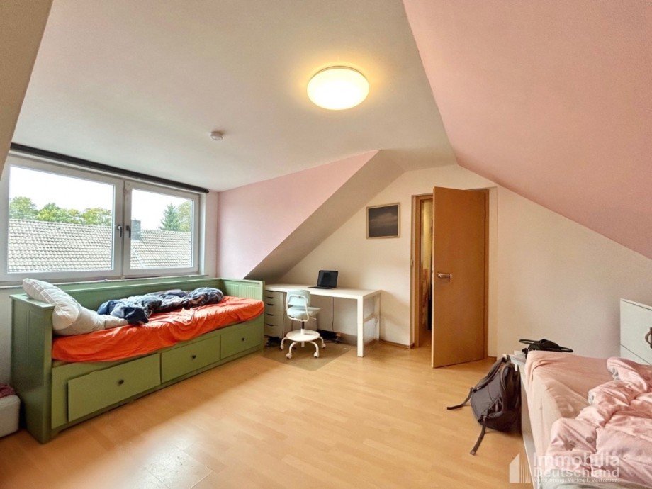 Schlafzimmer 2 DG Zweifamilienhaus Dortmund
