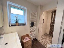 Badezimmer im EG Modernisierte Doppelhaush�lfte auf Traumgrundst�ck