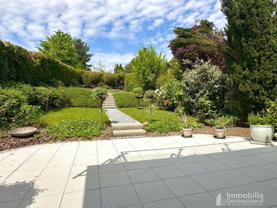 Weitr�umige Terrasse Doppelhaush�lfte Herdecke